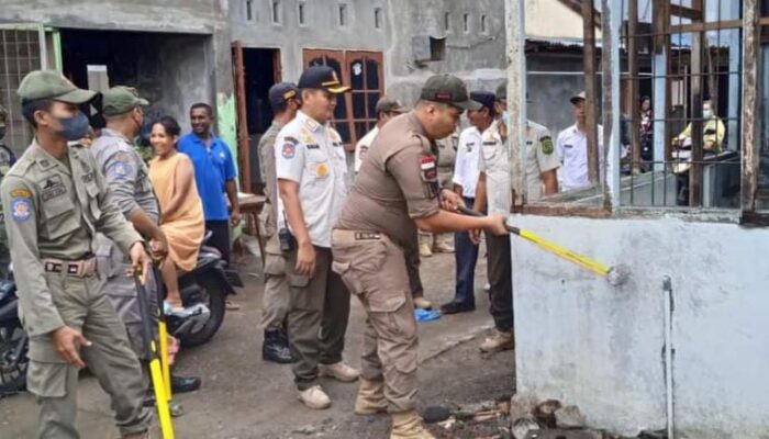 Bangunan Yang Berdiri Diatas Drainase Dibongkar Paksa Oleh Tim Gabungan Satpol PP Kota Medan