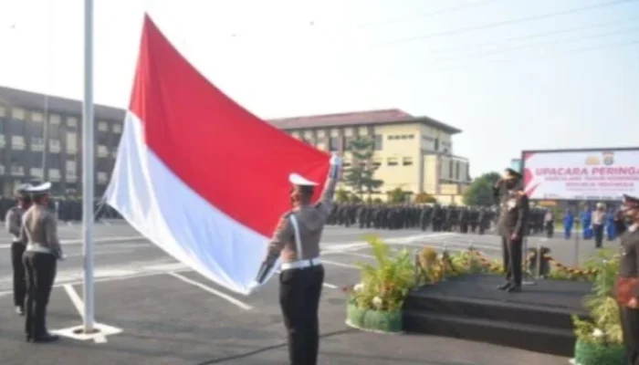 Polda Lampung Menggelar Upacara Bendera Memperingati Hari Kemerdekaan Ke-77 Republik Indonesia