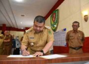 Bupati Tapsel Dolly Pasaribu Tutup Bimtek lV Penyusunan Master Plan Smart City