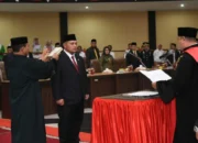 Abdul Basyid Dalimunthe Diambil Sumpah Dan Janji PAW Ketua DPRD Tapanuli Selatan