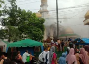 Masjid di Deli Serdang Terbakar Menjelang Sholat Jumat, Jamaah Panik Padamkan Kobaran Api