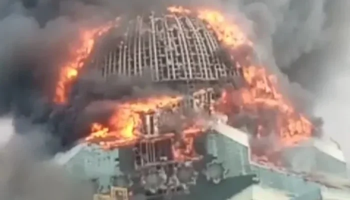 Miris, Qubah Masjid Jakarta Islamic Center Terbakar Hingga Ambruk