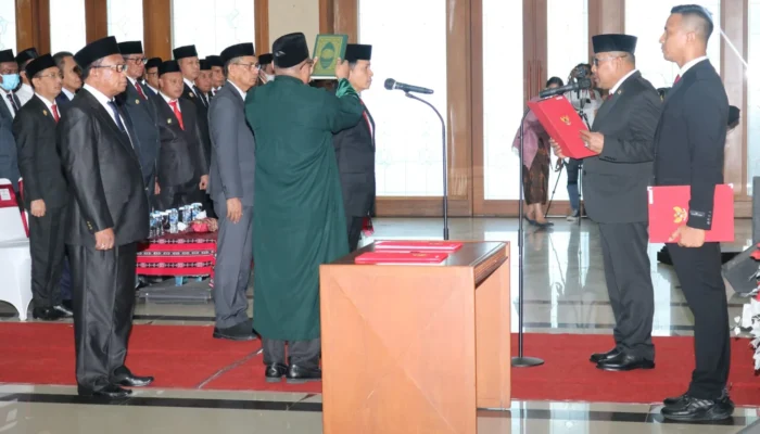 Sadali Ie Resmi Jabat Sekda Maluku Definitif