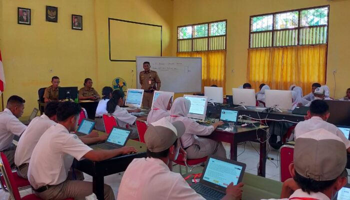 105 Siswa SMK Negeri 3 Bursel Laksanakan USBK