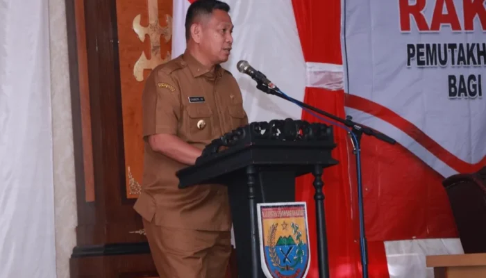 Pj Bupati SBB: Pemda Miliki Peran Penting Dalam Proses Pentarlih Melalui Disdukcapil