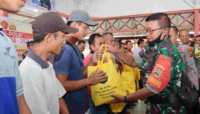 Peringati Hari Buruh Nasional, Polres Nias & Kodim 0213/Nias, Gelar Sarapan Bersama Buruh Pelabuhan