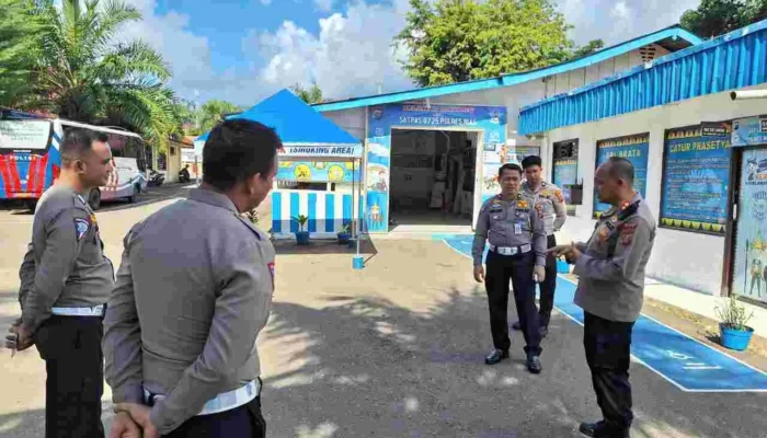 Tinjau Pelayanan Pengurusan SIM, Kapolres Nias Ingatkan Personil Laksanakan Sesuai SOP