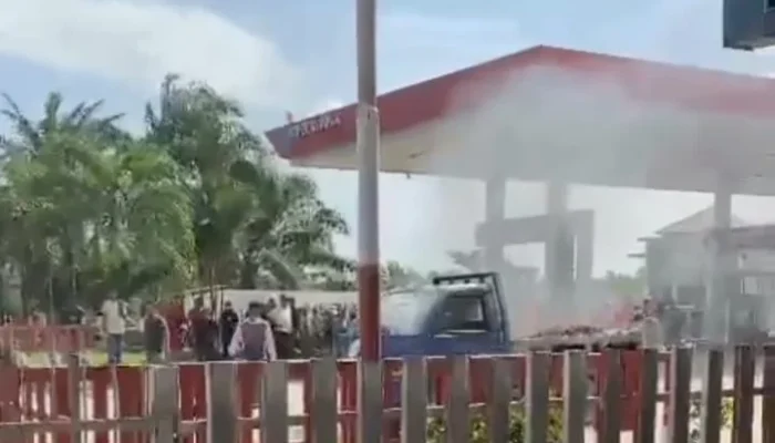 Satu Unit Mobil Pick Up Terbakar di SPBU Tanjung Sarang Elang
