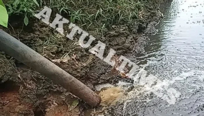 Tujuh Tahun Lebih Perusahaan Sawit Ini Cemari Sungai, Warga: Sepertinya Mereka Sengaja