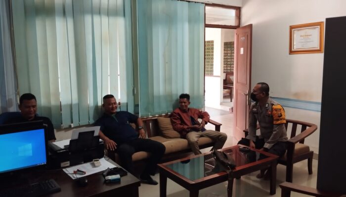 Laksanakan Program Polisi Sanjo, Bhabinkamtibmas Polsek Lalan Sambangi Humas PT BKI Desa Karang Agung