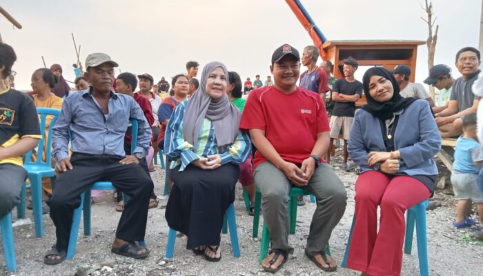 Bunda Kreshna Bantu Modal Nelayan Di Kalibaru Timur Jakarta Utara, Pasha : Tokoh Perempuan Peduli Nelayan