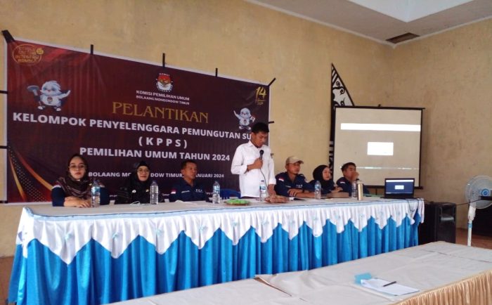 Ketua KPU Boltim Hadiri Pelantikan KPPS Kecamatan Modayag