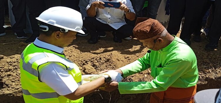 Bupati Sam Sachrul,Pemerintah Kabupaten Boltim,Peletakan Batu Pertama,Boltim,Sam Sachrul Mamonto,Kabupaten Bolaang Mongondow Timur,Masjid Agung,Masjid Agung Boltim
