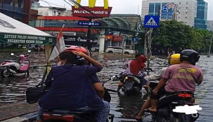 Jakarta Barat, Sejumlah Wilayah di Jakbar Tergenang Banjir