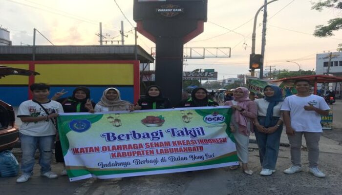 IOSKI Labuhanbatu Berbagi Takjil di Rangkai Buka Bersama