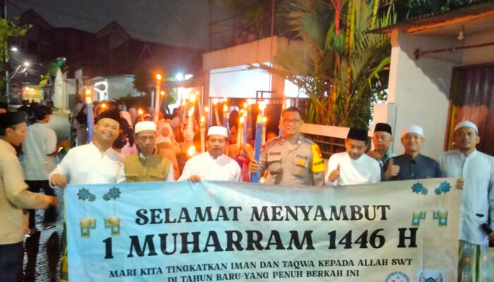 Tradisi Pawai Obor Yang Diadakan Oleh Warga RW 03 Bersama DKM Masjid Jami Nurul Iman Menyambut Tahun Baru Islam 1 Muharram 1446 H