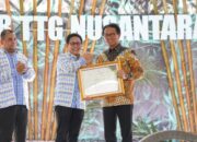 Pj Bupati OKI Raih Penghargaan Bergengsi ‘Lencana Bakti Inovasi Desa’ Dari Kemendes