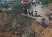 Plt. Bupati Tapsel Rasyid Assaf Dongoran  Tinjau Jalan Batu Jomba Terputus Total