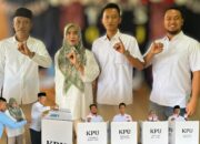 Calon Bupati OKI Dja’far Shodiq Gunakan Hak Pilih di Desa Makarti Mulya