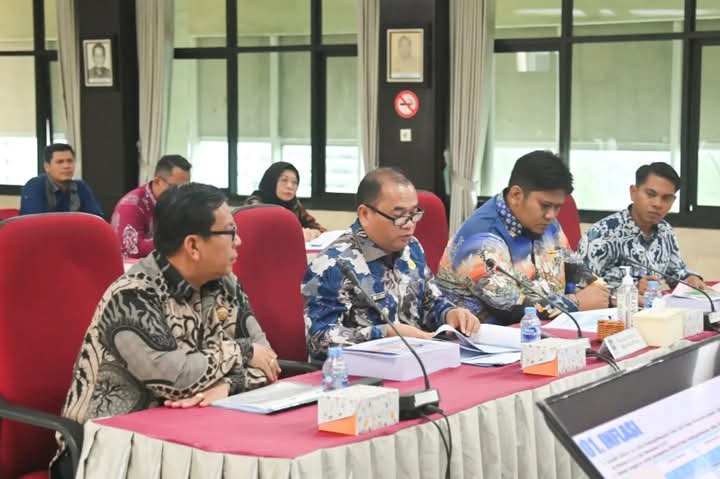 Pj. Walikota H. Timur Tumanggor memaparkan capaian Kinerja Triwulan ll dihadapan Tim Penilai Inspektorat Jendral Kemendagri.