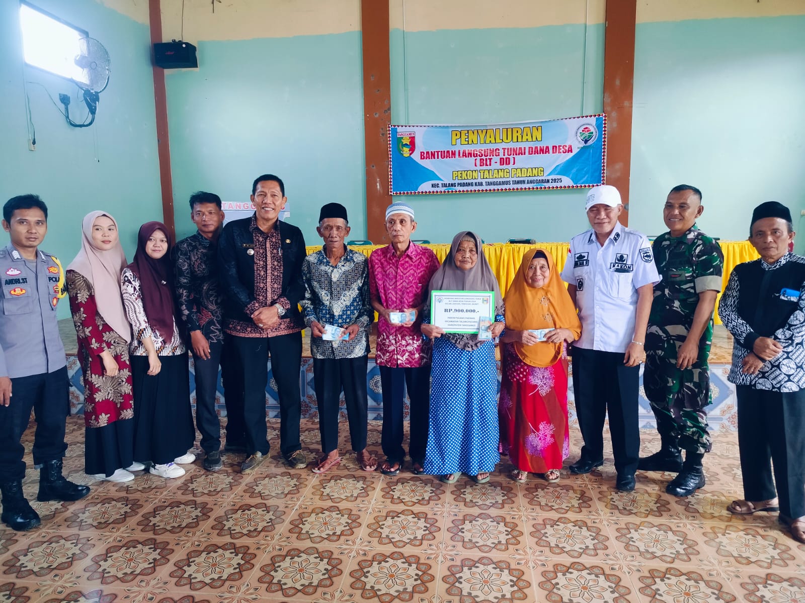 Pekon Talangpadang  Salurkan BLT-DD Tahap I Tahun 2025