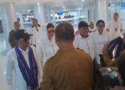 Sekda SBB Bersama Sejumlah OPD Jemput Bupati dan Wakil Bupati di Bandara Pattimura Ambon