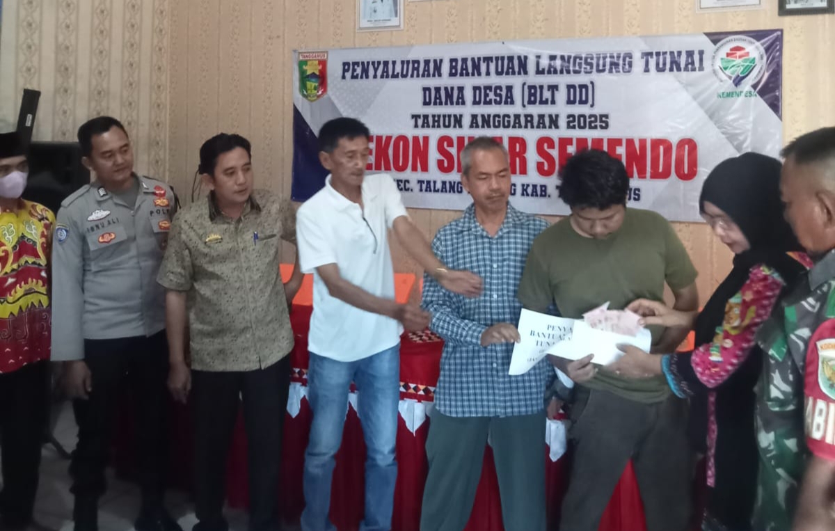 Di Bulan Penuh Berkah 16 KPM pekon Sinarsemendo Terima BLT - DD Tahap 1