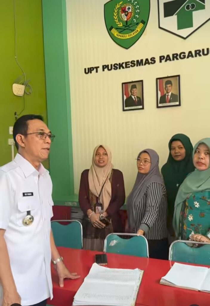 Bupati Tapsel H. Gus Irawan Kunjungi Puskesmas Pargarutan, Soroti Ketimpangan Pelayanan Kesehatan