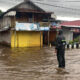 Air Sungai Meluap dan Rendam Rumah Warga, Kepala Desa Moyongkota Minta Warga Stop Buang Sampah di Sungai