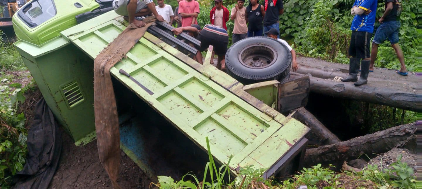 Jembatan Darurat Banyak Makan Korban, DPRD SBB Dapil Huamual Jangan Tuli