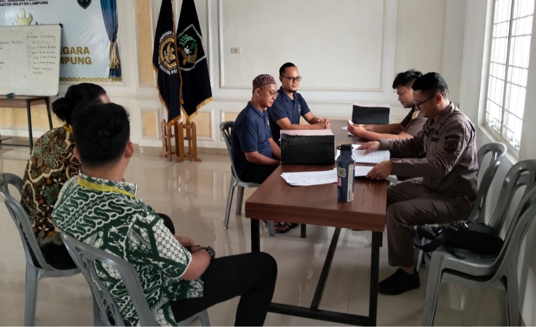 Kejaksaan Negeri Pringsewu Laksanakan Tahap II Perkara Dugaan Tindak Pidana Korupsi BIMTEK