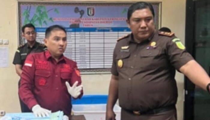 Kejari Pringsewu Melakukan Penggeledahan di Kantor BAPPENDA Terkait Dugaan Korupsi Pengadaan Jasa Konsultansi Pendataan SPPT PBB – P2 TA 2021 – 2022