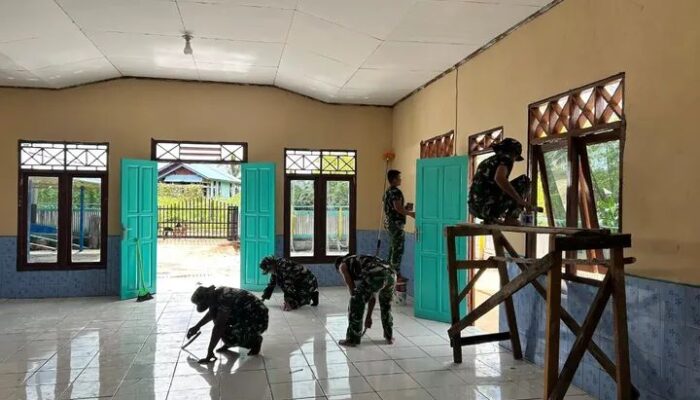 ‎Berkah Ramadan, Satgas Yonif 123/Rajawali Sucikan Musholla AL-HAYAT di Hafo ‎