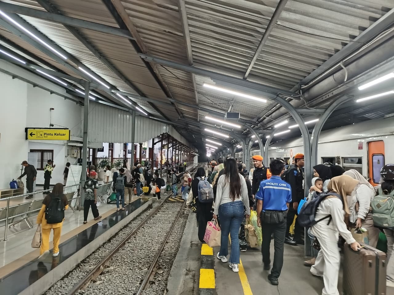 Tiket Kereta Api Jember Libur Paskah