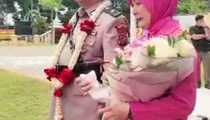 Kenal Pamit Waka Polres Labuhan Baru di Hadiri wakil Bupati Labuhan Batu Dari Kompol H. Matondang, SH., MH., Kepada Pejabat Baru, Kompol P. S. Simbolon