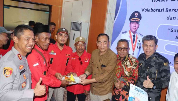Aksi Doa Bersama dan Potong Tumpeng, Polres Ogan Ilir, Pemerintah Daerah dan Serikat Buruh Warnai Peringatan May Day di Ogan Ilir