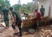 TMMD Ke-128 Kodim 0402 OKI Kebutan Pembangunan MCK di Desa Pematang Sukatani Meski Cuaca Tidak Menentu
