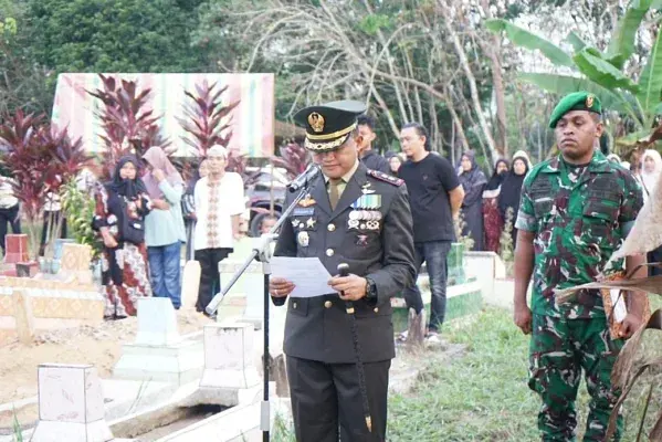 Dandim 0402/OKI-OI Pimpin Upacara Pemakaman Militer Almarhum Kopda Robi Angriawan