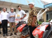 Didampingi Bupati Gus Irawan, Sabam Rajagukguk Serahkan Bantuan Alsintan ke Petani Tapsel