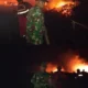 Babinsa Bersama Polri Dan Manggala Agni Berjibaku Padamkan Karhutla di Desa Padang Bulan
