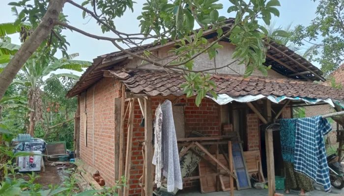 Upah Tukang dan Pengawas Belum Jelas