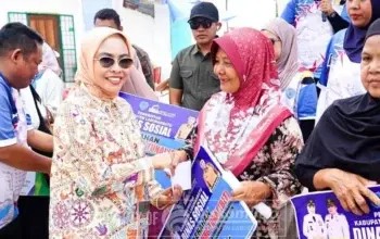 aya hasmita salurkan bantuan sosial