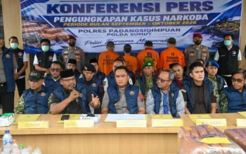 H. Purnadi Hadiri Konferensi Pers Pengungkapan 1,16 Ton Ketamine dan Rilis Kasus Narkoba Polres Padangsidimpuan 