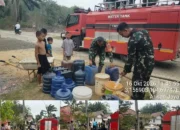 Peduli  Kesulitan Air Bersih, Babinsa Koramil 402-12/Pemulutan Bersama BKO  YON TP 949/DR Distribusikan  Air Kepada Masyarakat