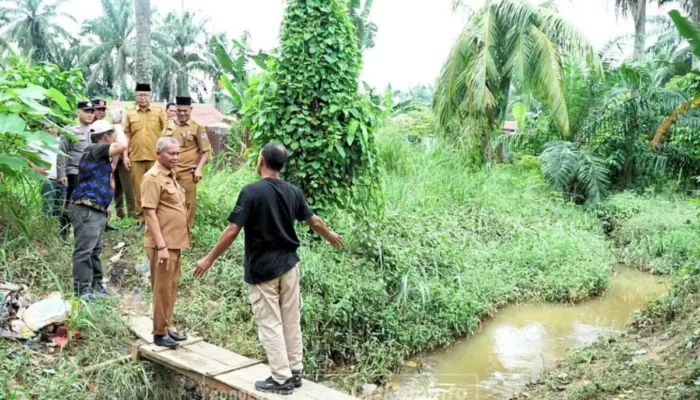 Pemkab Labuhanbatu Tinjau Kawasan Rawan Banjir di Rantau Utara, Normalisasi Drainase Jadi Perhatian